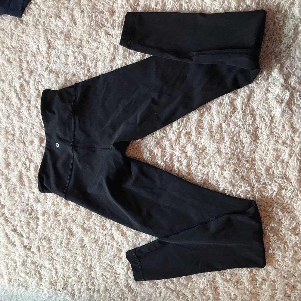 Lululemon Size 4 Wunder Under Low Rise